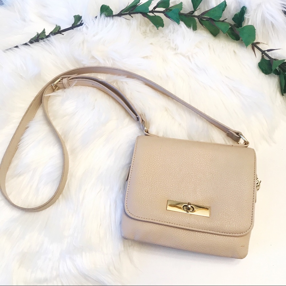✨TAN CROSSBODY✨ - Picture 1 of 4